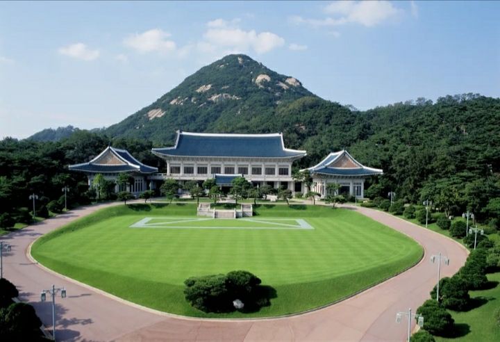 청와대 본관 사진제공 나무위키