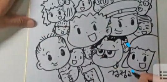 고 이우영작가의 아내가 만화를 완성하는데 많은 시간과 정성이 들어감을 설명하고 있다 [사진제공 나무위키 동영상]