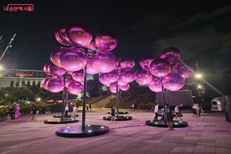 도시의 풍경을 담은 키네틱아트 ‘Molecular Cloud’ ©김진호