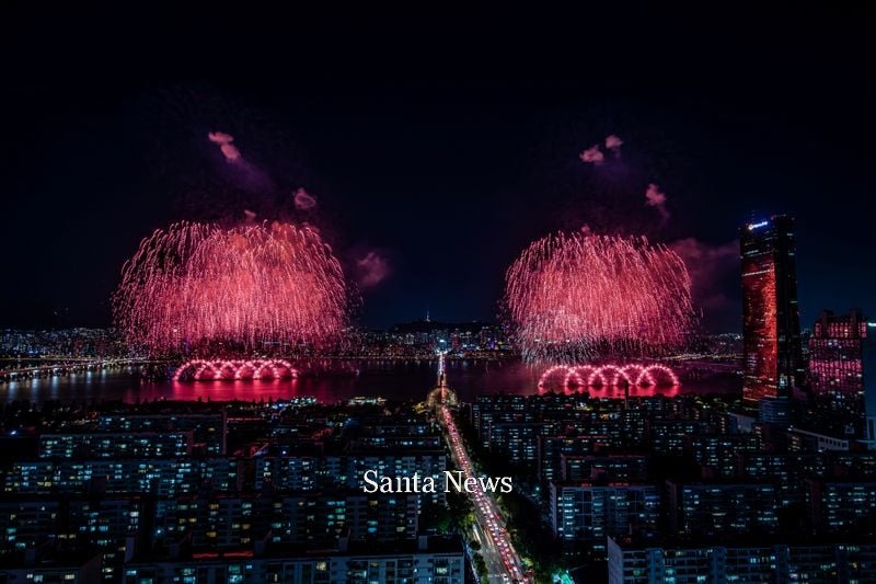 2024년 한화와 함께하는 서울세계불꽃축제에서 선보인 ㈜한화의 불꽃 