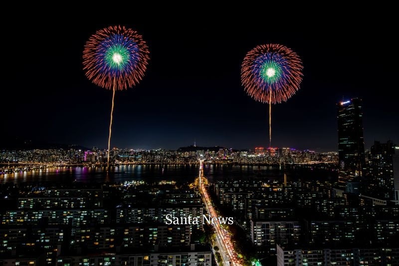 2024년 한화와 함께하는 서울세계불꽃축제에서 선보인 ㈜한화의 불꽃 