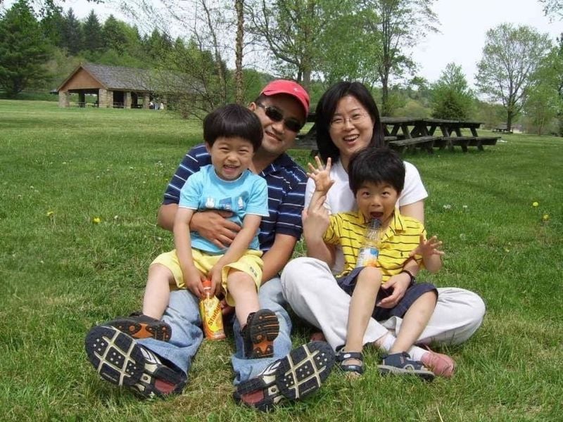 고려대학교 안산병원 신장내과 강영선 교수(오른쪽)와 배우자 고(故) 김주현씨 [사진제공 고려대학교 안산병원]