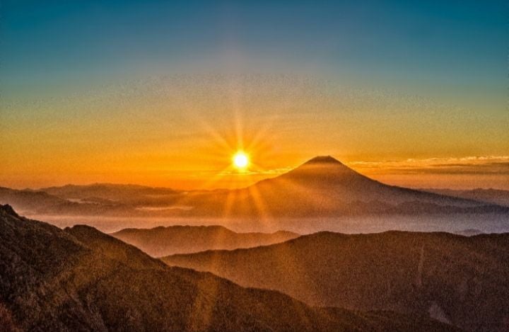  후지산 해돋이  Wikimedia Commons Public Domain 