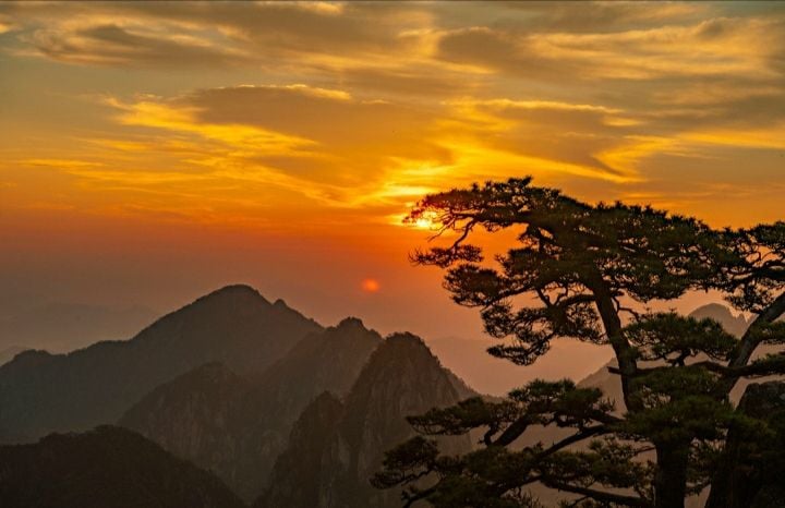 황산(黃山) 해돋이 PD·CC0