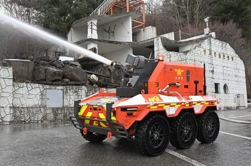 현대자동차그룹이 소방청에 기증한 무인소방로봇. (사진=현대자동차그룹 )