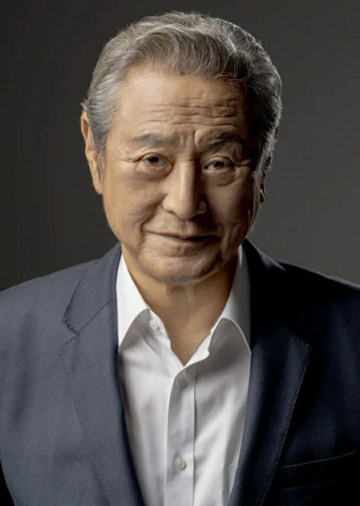 박근형은 연예계에서 알아주는&nbsp;군기반장&nbsp;중 하나라고 한다. 그러나&nbsp;연기력과는 별개로 연기자로서 자세가 훌륭하고 열심히 노력하는 후배들은 칭찬을 아끼지 않는다. [사진제공 나무위키]