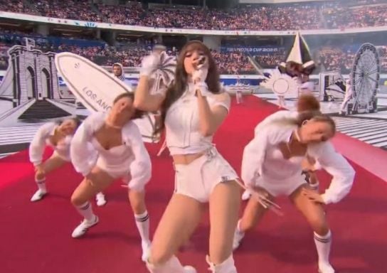 전 세계 축구 팬들 이목이 집중된 미국 개막전 중심엔 블랙핑크 멤버 '리사'가 있었습니다. [사진제공 리사 인스타그램  캡처]