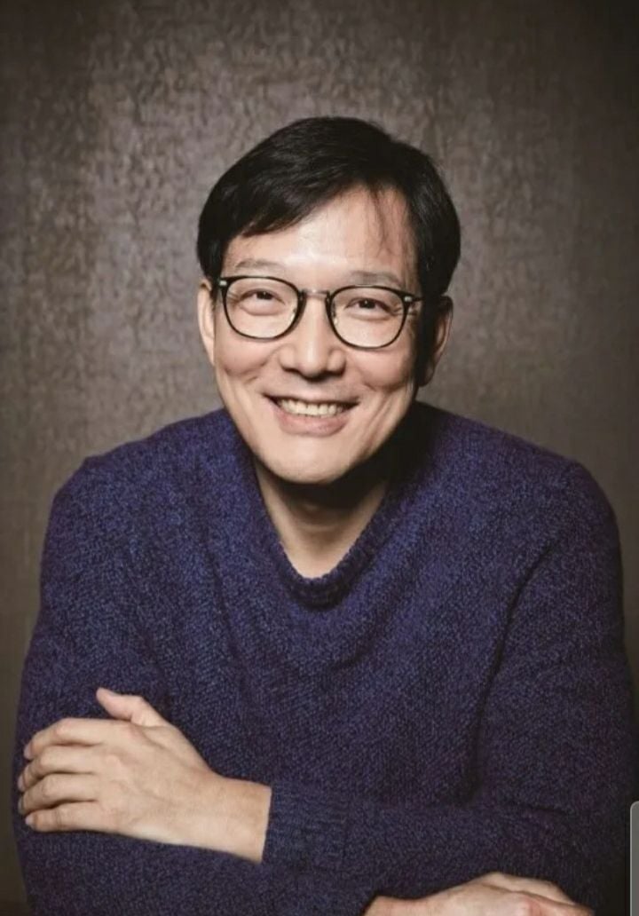 함익병은 대한민국의&nbsp;의사,&nbsp;방송인,&nbsp;정당인.  피부과&nbsp;전문의이며 각종 방송에 패널로 출연해 시사 논평을 해왔고, 주로 제3지대 보수정당에서 정치 활동을 하고 있다. [사진제공 나무위키]