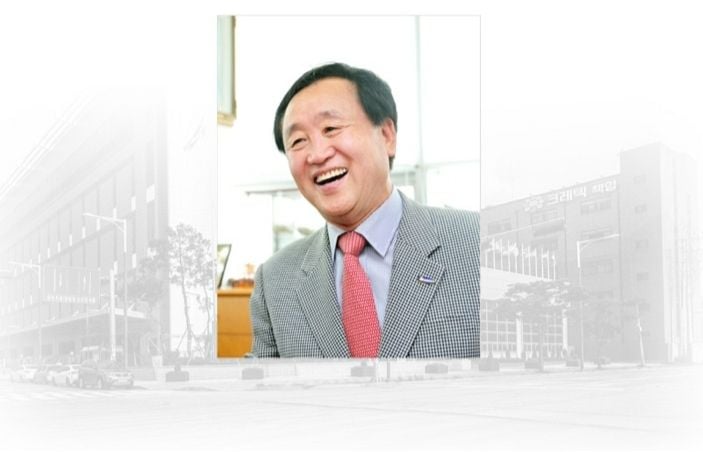 국내 최대 산업공구 유통기업 크레텍(크레텍책임·크레텍웰딩)크레텍의 최영수 회장. 1971년 대구에서 책임보장공구사를 시작으로, 공구 유통의 표준화와 기계공구 공급 선진화를 이끌어온 인물이다. [사진제공 크레텍]