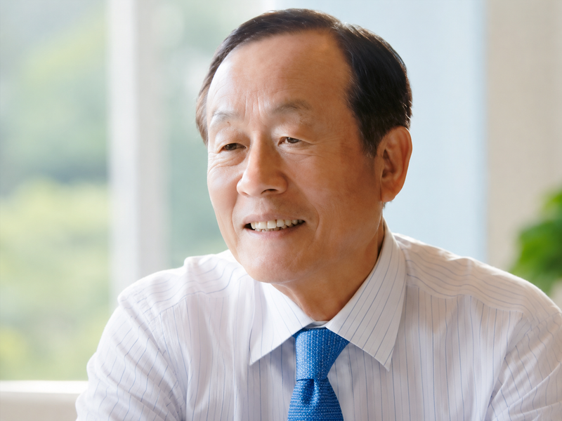 김동구 BP인더스트리 회장. 기업의 성장을 지역사회와 나누며 한국어 교육과 한미 문화교류를 위한 공간 조성에 힘을 보탰다. [AI생성 이미지]