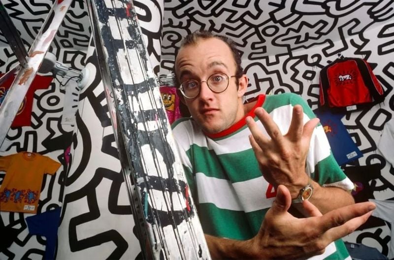 키스 앨런 해링(영어: Keith Allen Haring, 1958년 5월 4일~1990년 2월 16일)은 1980년대 뉴욕의 거리문화에 영향을 받은 미국의 미술가 이자 사회 운동가였다.[