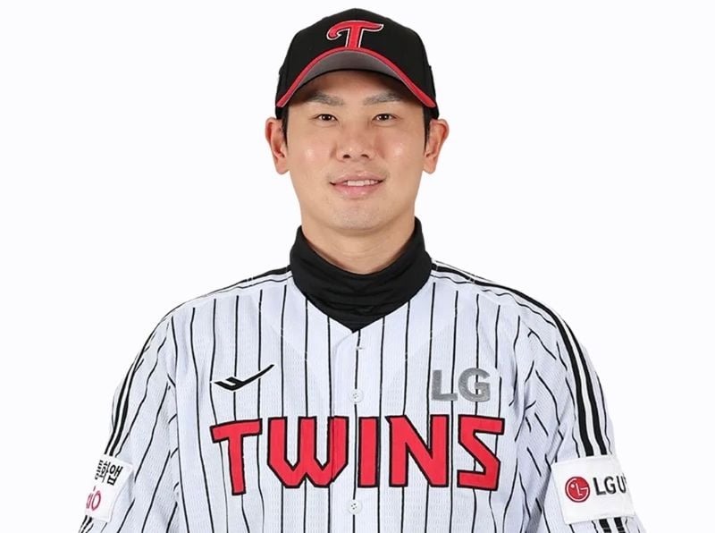 홍창기(洪昌基, 1993년 11월 21일 ~ )는 대한민국의 야구 선수로 현재 KBO 리그 LG 트윈스의 외야수로 뛰고 있다. [사진제공 나무위키]