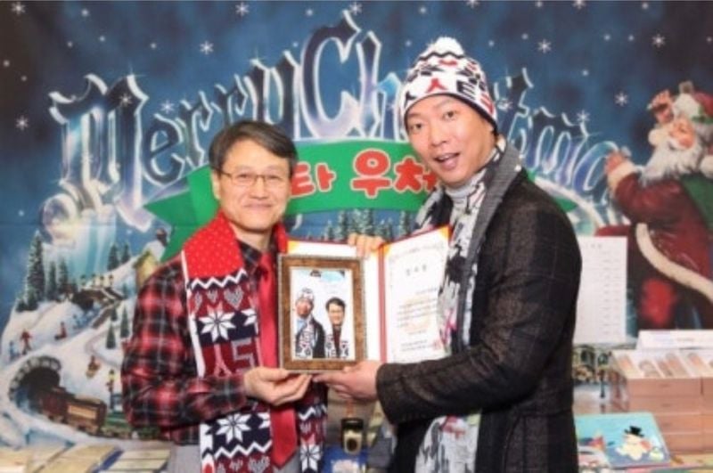 국제산타클로스협회 한국지부 남철희 회장과 개그맨 박준형의 모습 [사진제공 국제산타클로스협회 한국지부]