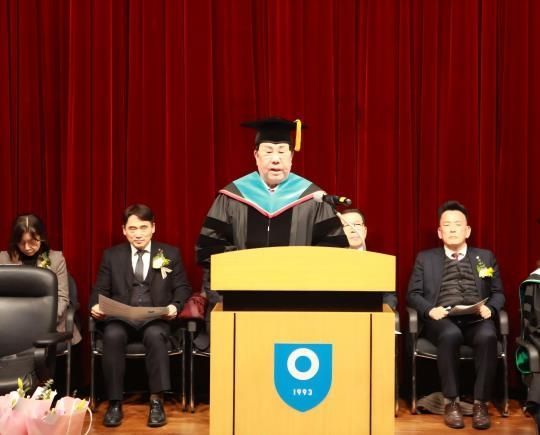 우오현 SM그룹 회장 겸 동신교육재단 이사장 (출처=연합뉴스)
