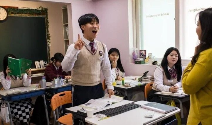 미국·캐나다 국제영화제에서 5관왕을 달성한 ‘스쿨 포 디펙터스’(School For Defectors)의 한 장면. 북한 이탈 학생들이 수업을 받고 있다. [33장대현중고등학교 사진제공]