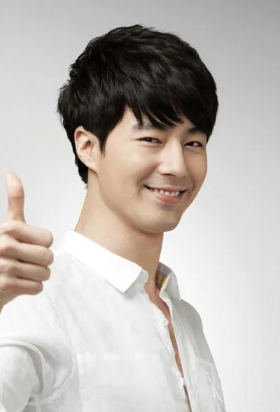 조인성, 6년째 이어온 따뜻한 나눔…변함없는 진심으로 희귀질환 아이들 돕다