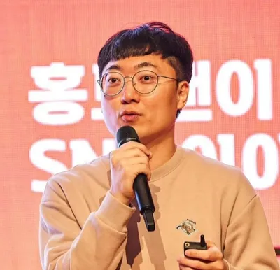 김선태, 유튜브 수익 30% 기부 약속…133만 구독자 앞에서 밝힌 ‘충주맨의 선택’