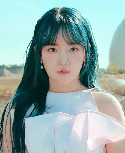 윤하, 기초과학 장학금 신설…매년 1억 원 기부로 과학 인재 지원