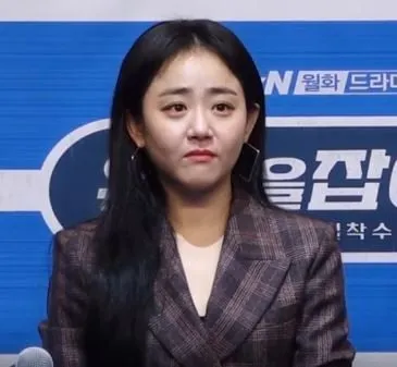 문근영, 억대 기부 뒤엔 ‘떵떵거리며 쓰지 말라’는 부모와 할머니의 가르침