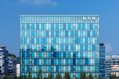 NHN, 장애 화가 디지털 창작 지원…‘마스터피스 제작소’에 노트북 기부