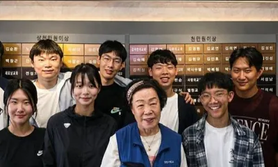 13년간 학교 지킨 환경미화원 윤용자씨, “받은 사랑 돌려주고 싶다” 장학금 기부