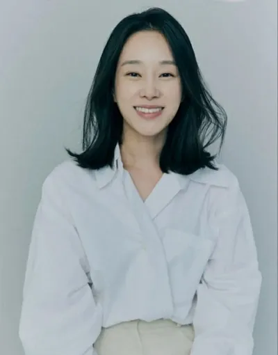 故 이서이, 떠난 뒤에도 이어진 선한 마음…모교 한국외대에 2억 원 장학금 남겼다