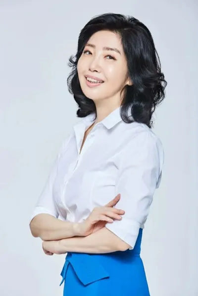 여에스더, 연매출 3000억원·15년간 기부 82억원…"성장의 가치는 나눔으로 완성된다"