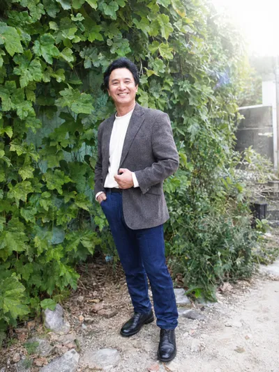 20년 트럭 몰며 고물 주워 이주노동자 8천 명 품은 목사, 김성함