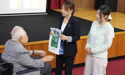 "대한민국에서 꼭 잘 정착하고 성공하시길"…북향민 새출발에 최신 휴대폰 선물한 양한종