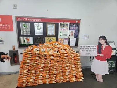 “부상 없이 뛰길”…장애인탁구 대표팀에 운동화 선물한 신유빈