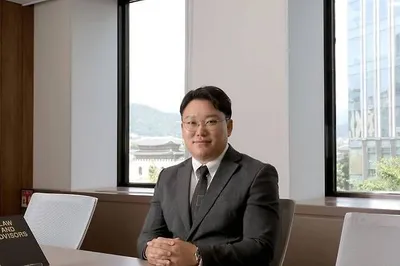 “졸업 4년 만에 모교에 10억”…다시 학교로 돌려준 김성호 변호사