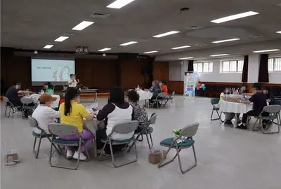 “28년 만에 다시 안은 아들”…추석 앞둔 모자의 상봉, 법무부 가족 만남 행사