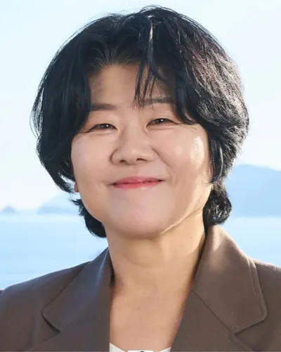 “알바 동료에 담요 덮어주던 무명시절”…아프리카 봉사까지 이어온 이정은